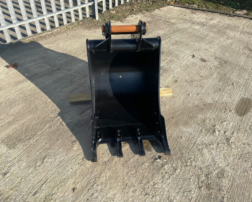 MISCELLANEOUS 24" BUCKET HARFORD