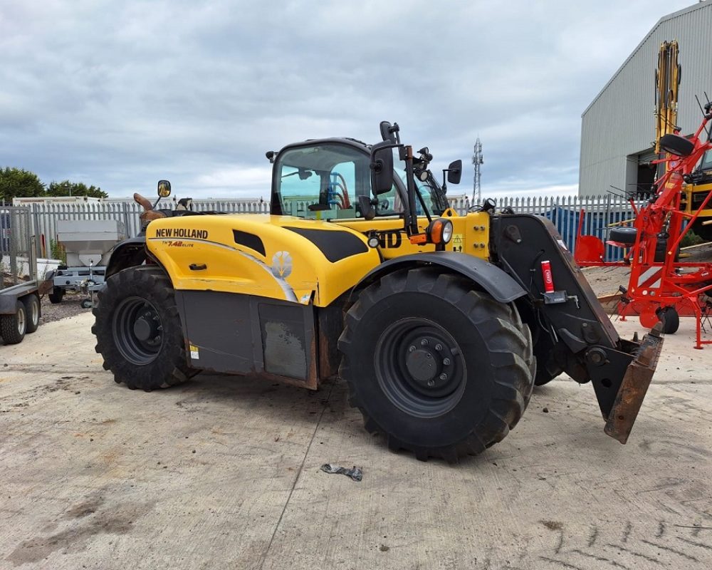 NH HARVESTER TH7.42 NEW HOLLAND HANDLER