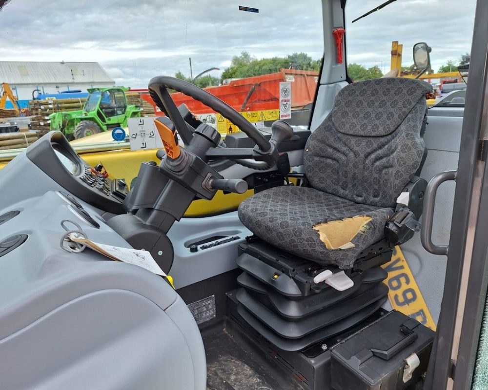 NH HARVESTER TH7.42 NEW HOLLAND HANDLER