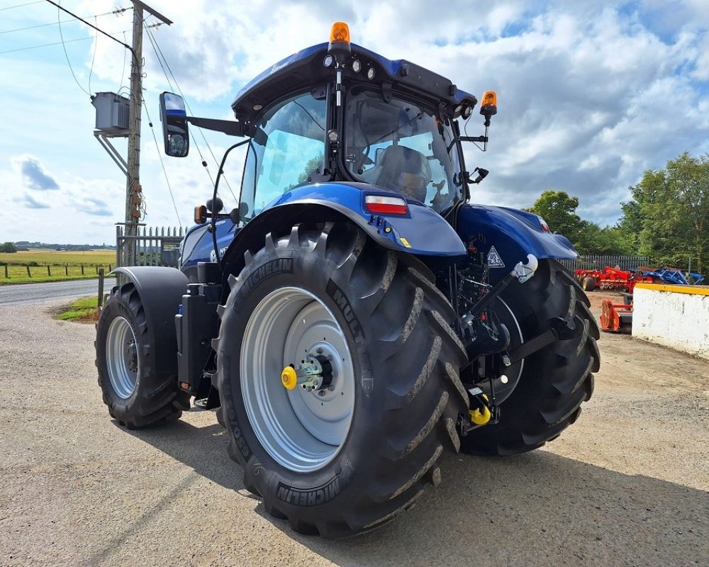 NH TRACTOR T7.225 AC NEW HOLLAND TRACTOR