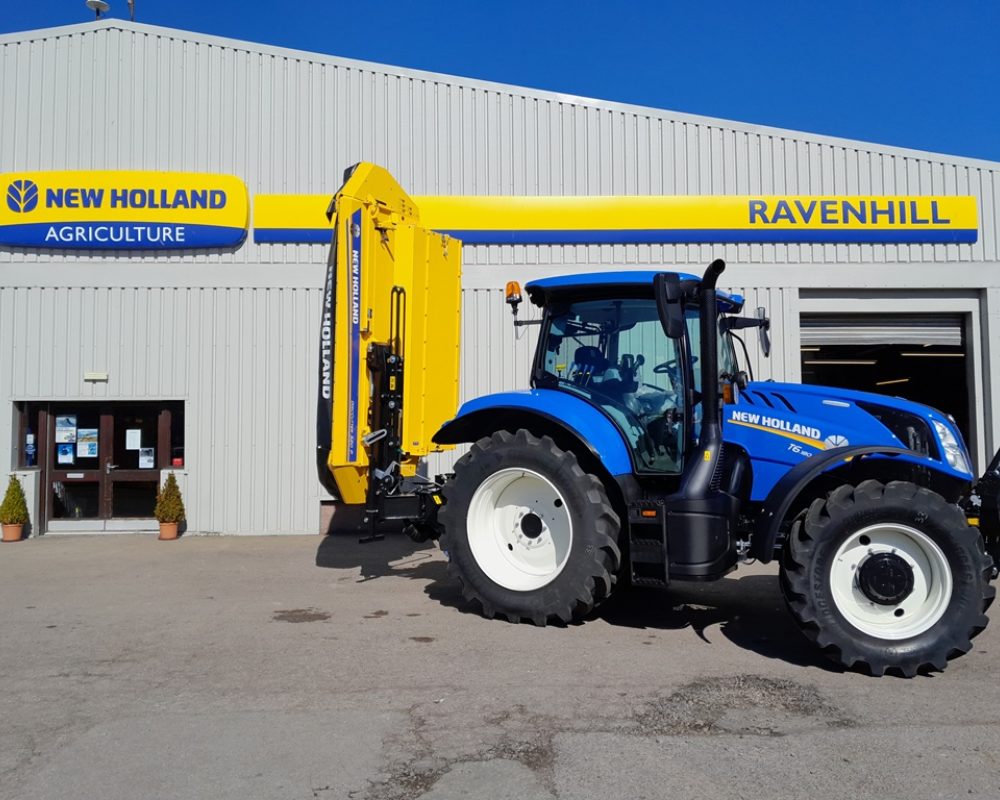 NH TRACTOR 320P NEW HOLLAND