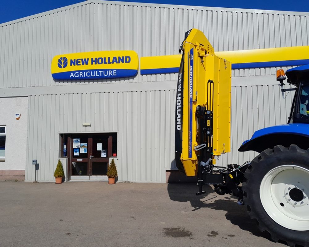 NH TRACTOR 320P NEW HOLLAND