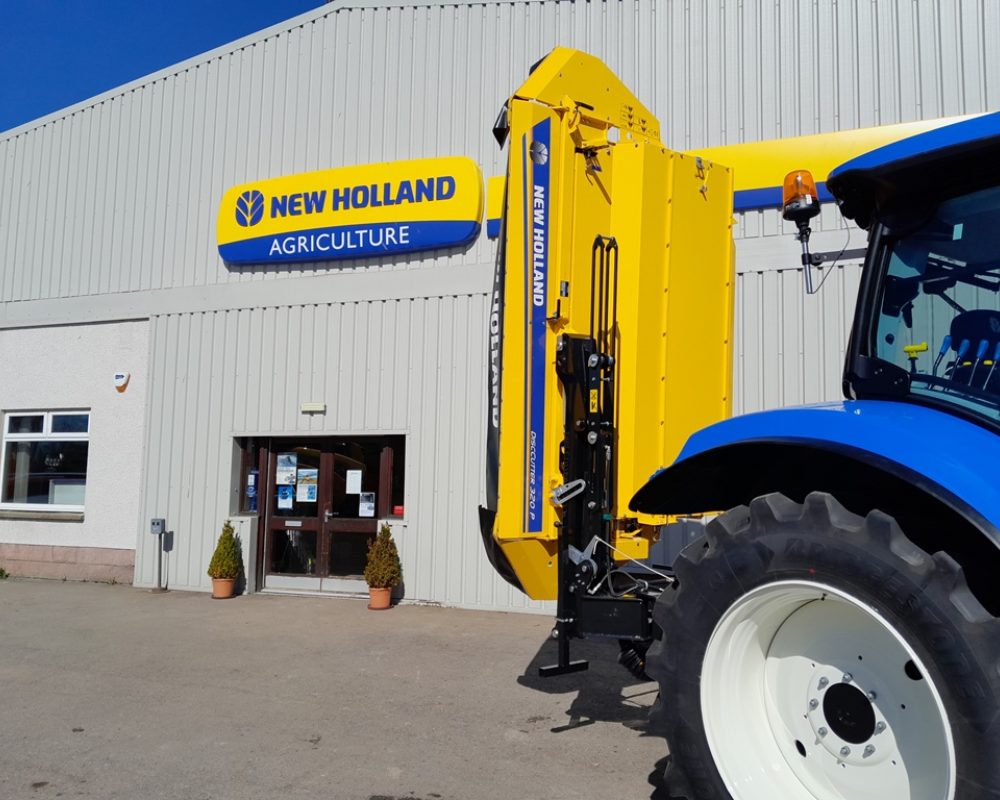 NH TRACTOR 320P NEW HOLLAND