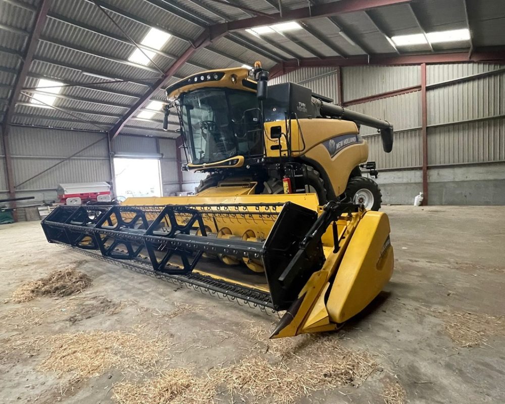 NH HARVESTER CR8.80 NEW HOLLAND COMBINE