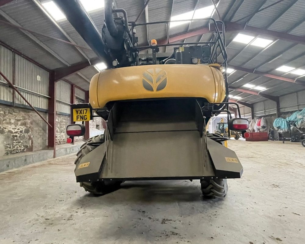 NH HARVESTER CR8.80 NEW HOLLAND COMBINE