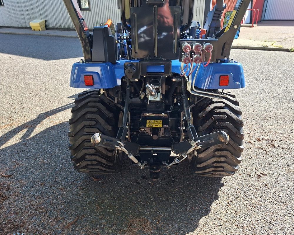 GROUNDCARE TXGS 24 ISEKI TRACTOR