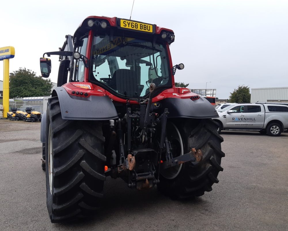 MISCELLANEOUS N124 VALTRA TRACTOR