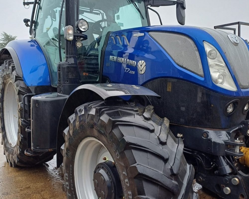 NH TRACTOR T7.225 AC NEW HOLLAND TRACTOR