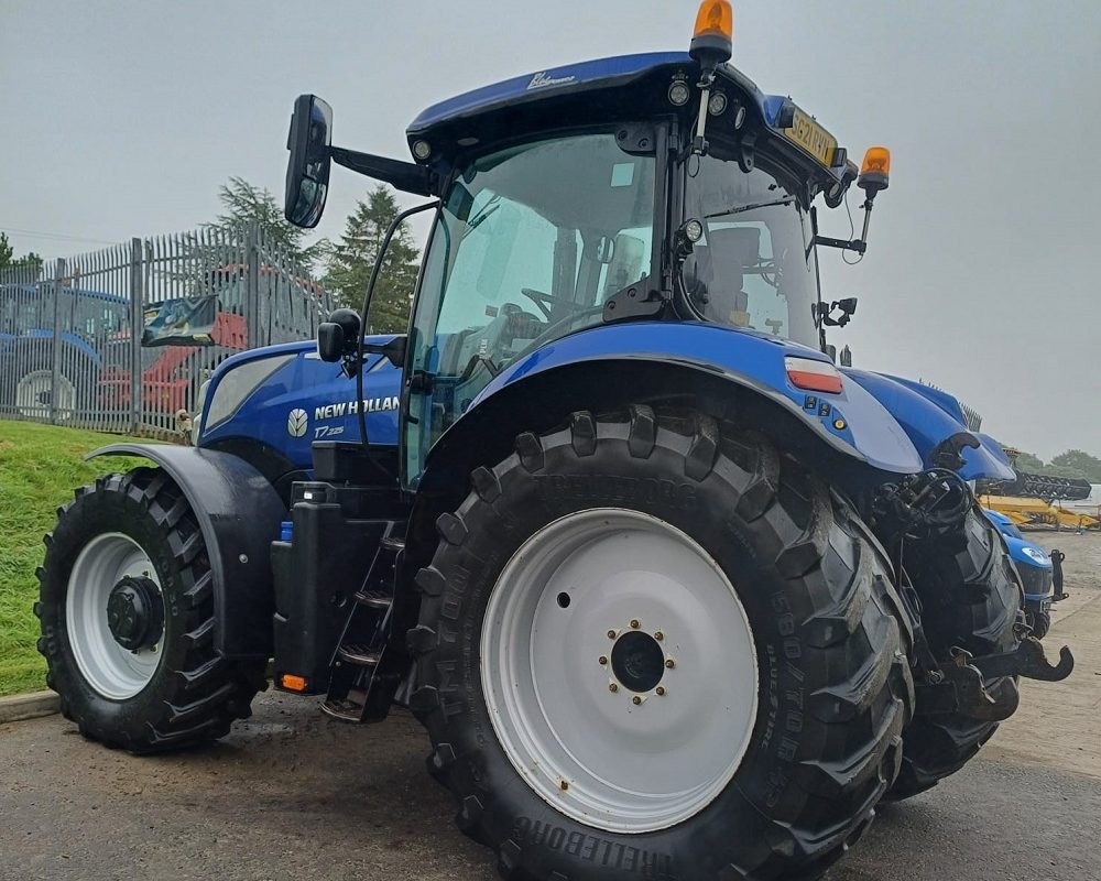 NH TRACTOR T7.225 AC NEW HOLLAND TRACTOR