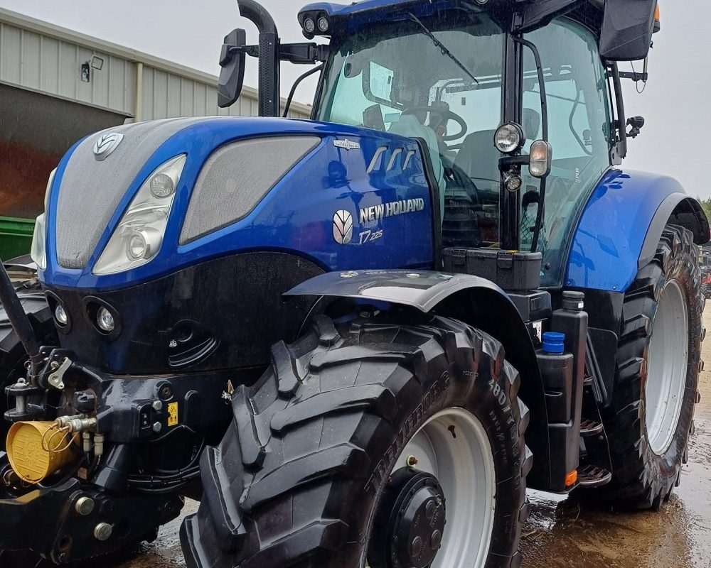 NH TRACTOR T7.225 AC NEW HOLLAND TRACTOR