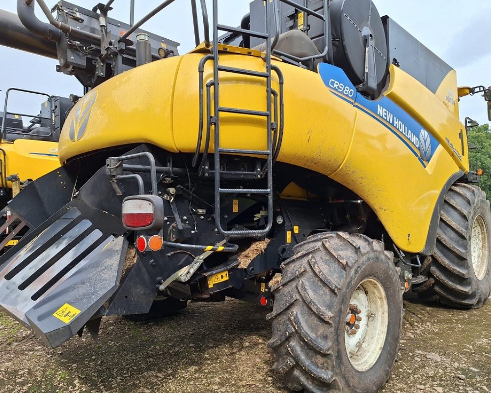 NH HARVESTER CR9.80 NEW HOLLAND COMBINE