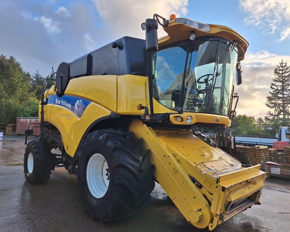 NH HARVESTER CX8070 NEW HOLLAND COMBINE