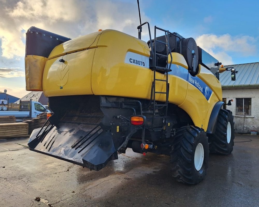 NH HARVESTER CX8070 NEW HOLLAND COMBINE