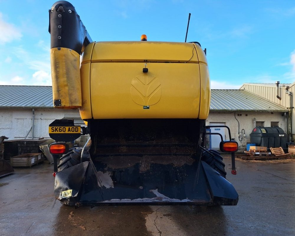 NH HARVESTER CX8070 NEW HOLLAND COMBINE