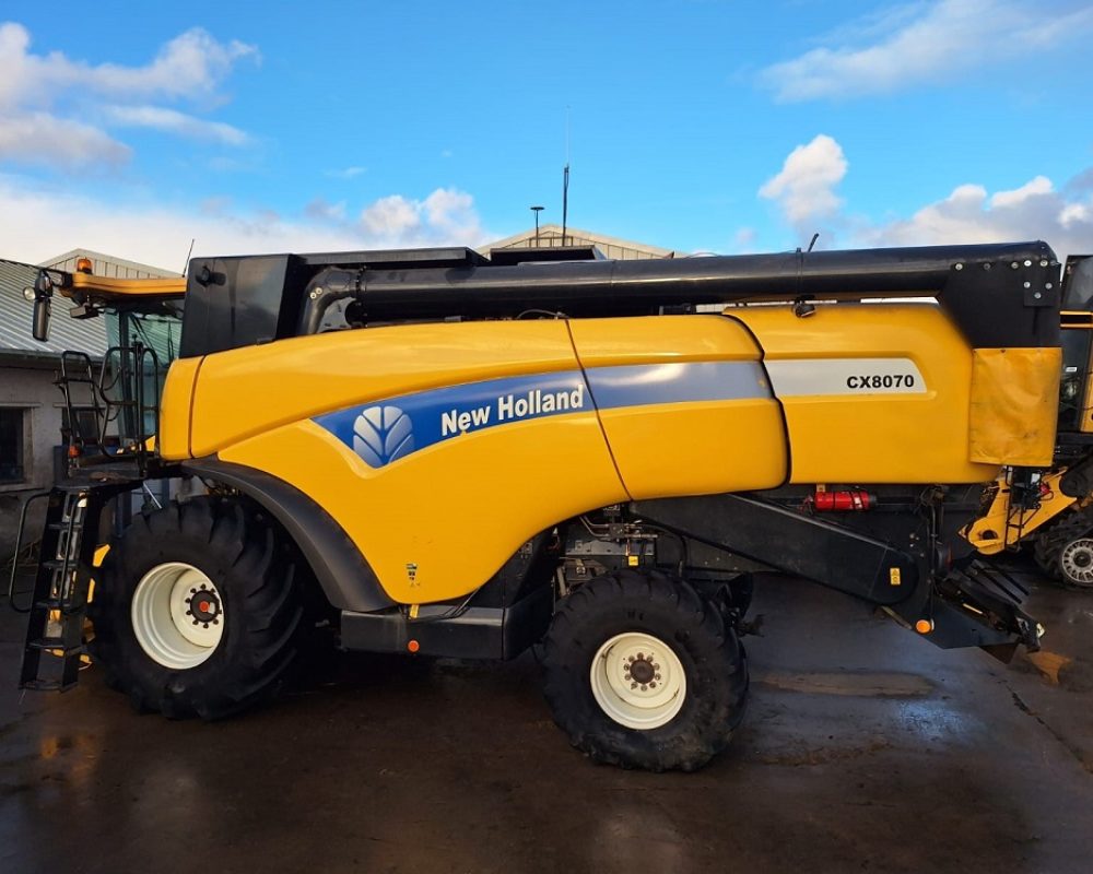 NH HARVESTER CX8070 NEW HOLLAND COMBINE