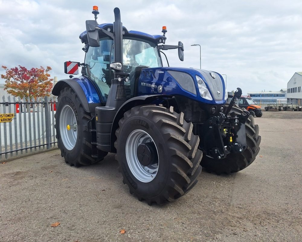 NH TRACTOR T7.300 AC NEW HOLLAND TRACTOR