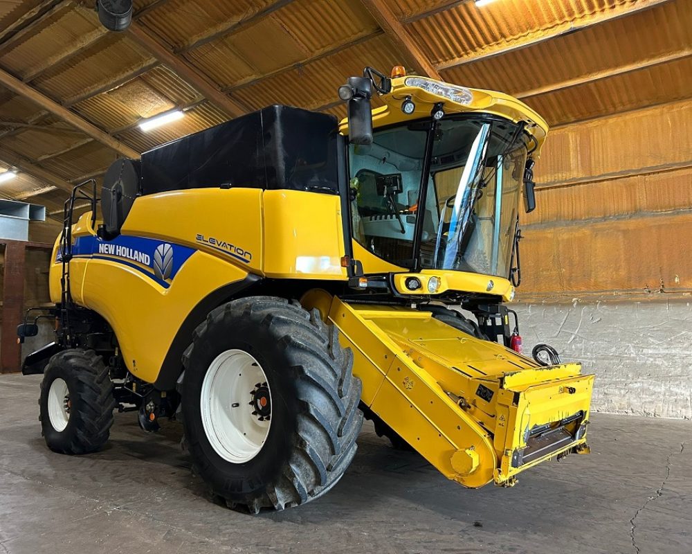 NH HARVESTER CX8070 NEW HOLLAND COMBINE