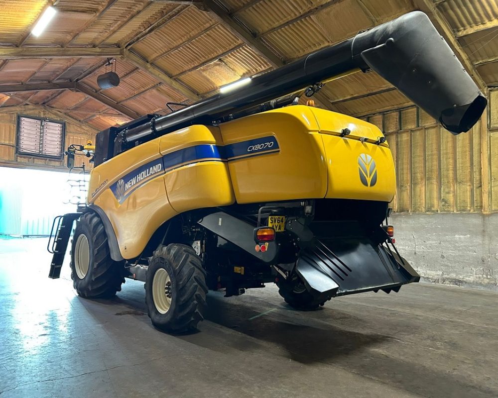 NH HARVESTER CX8070 NEW HOLLAND COMBINE