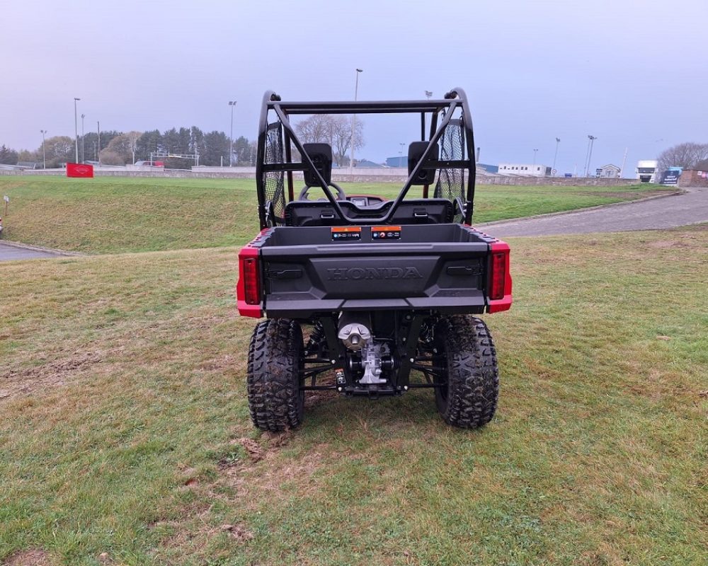 HONDA (UK) PIONEER 520 HONDA SIDE BY SIDE