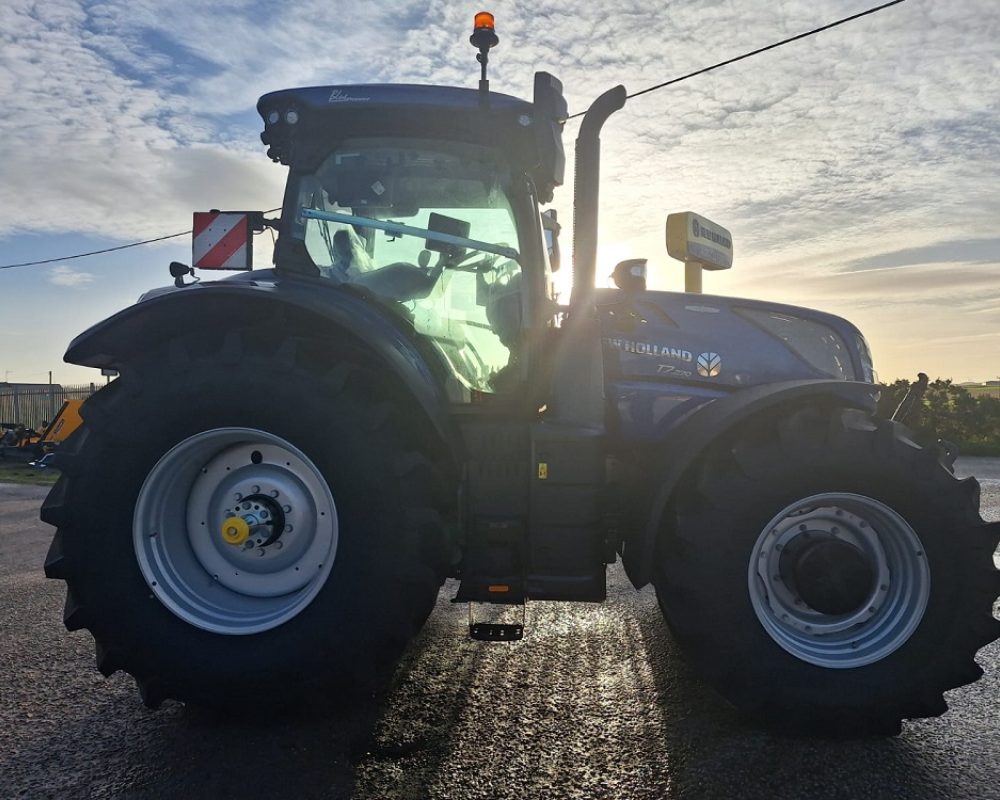 NH TRACTOR T7.270 AC NEW HOLLAND TRACTOR