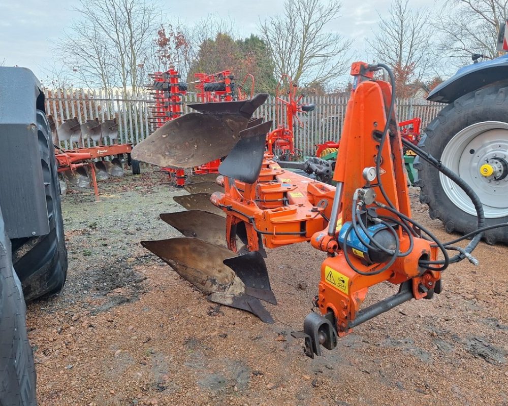 KUHN MM122 KUHN PLOUGH