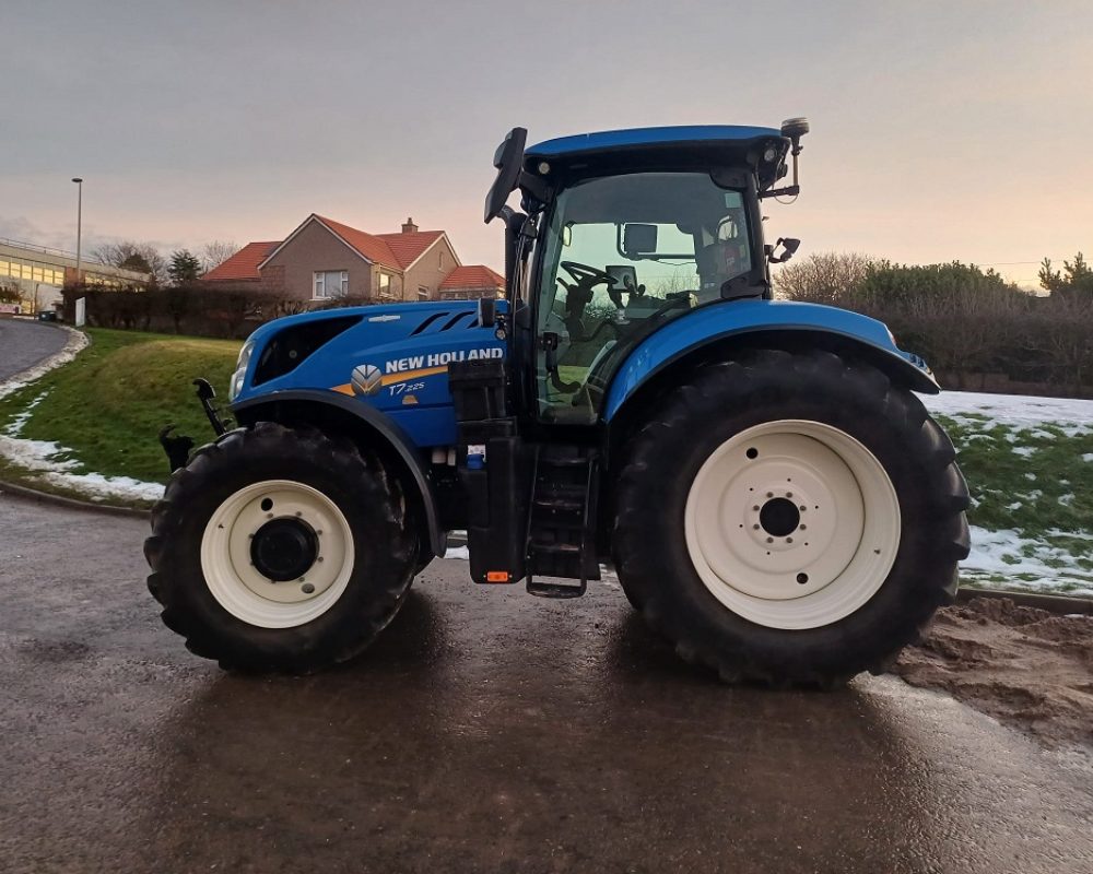 NH TRACTOR T7.225 AC NEW HOLLAND TRACTOR