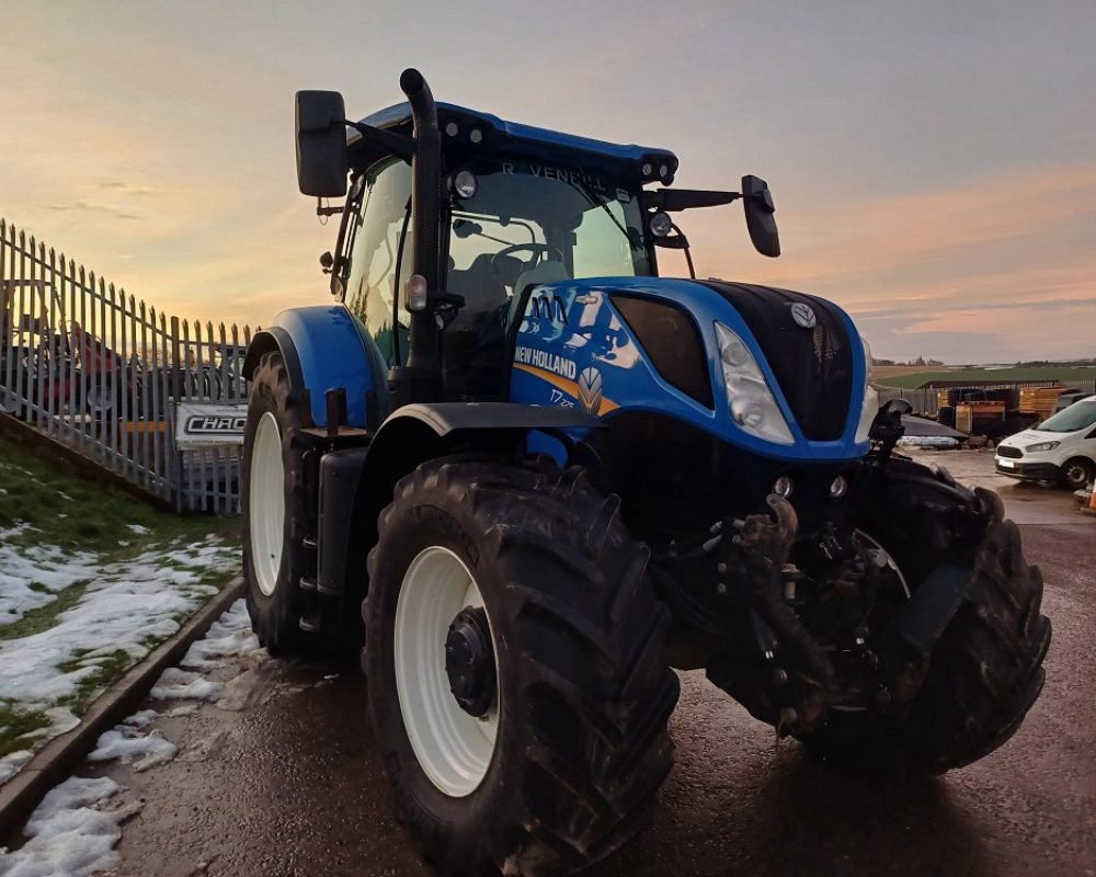 NH TRACTOR T7.225 AC NEW HOLLAND TRACTOR