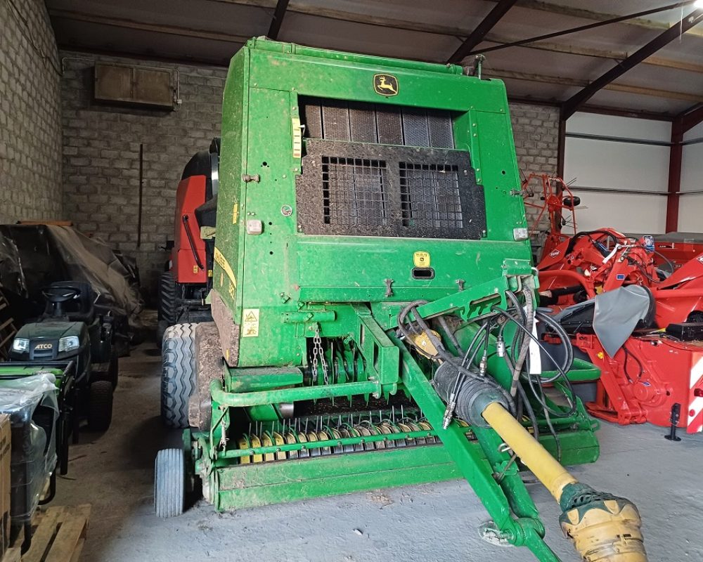 JOHN DEERE 582 PREMIUM JOHN DEERE BALER