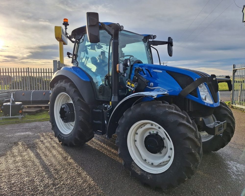 NH TRACTOR T5.140 DC NEW HOLLAND TRACTOR