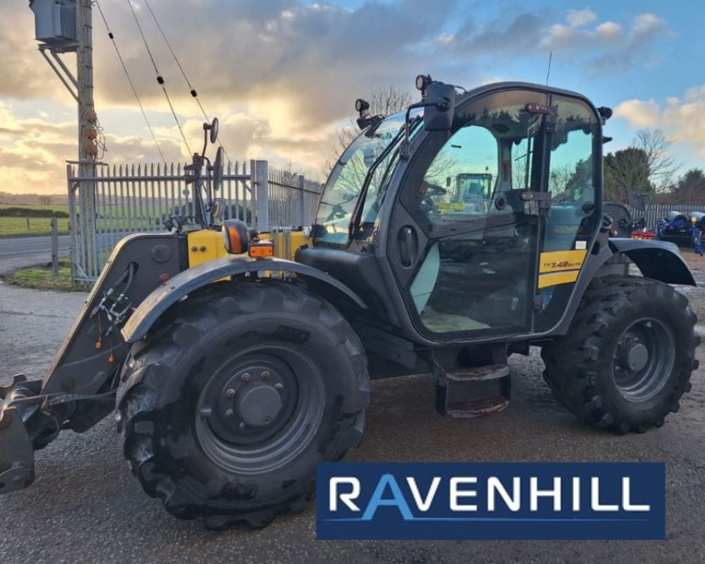 NH TRACTOR TH7.42 NEW HOLLAND HANDLER